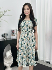 Đầm xòe họa tiết hoa nhí, cổ khoét V đính ngọc, đính nút, tay búp sen, có túi - GR0323