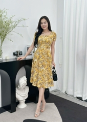 Đầm xòe họa tiết hoa nhí, cổ khoét V đính ngọc, đính nút, tay búp sen, có túi - GR0323
