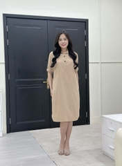 Đầm suông cổ sơ mi, tay lở đính nút, xẻ tà vạt bầu, có túi - GR0324