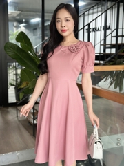 Đầm xòe trơn cổ tròn đính hoa lá kết ngọc, tay phồng - GR0329