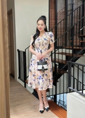 Đầm xòe hoa cổ V xếp ly phối bèo, đính nút, tay phồng, có túi - GR0335