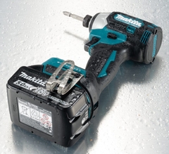 MÁY BẮT VÍT DÙNG PIN(BL)(18V) DTD201RTJ