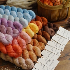 Chỉ thêu Eco-thread nhuộm sinh học theo tông màu