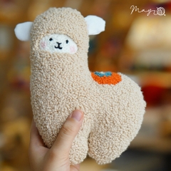 Bộ nguyên liệu để làm thú bông hình Alpaca (gồm kim, khung) - lông be