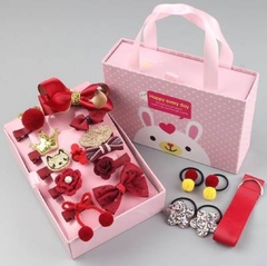 HỘP 18 MÓN PHỤ KIỆN TÓC CHO BÉ HAPPY EVERY DAY