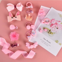 HỘP 18 MÓN PHỤ KIỆN TÓC CHO BÉ HAPPY EVERY DAY