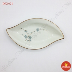 Đĩa lá thuyền men kem vẽ đào xanh