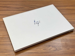 Laptop HP Elitebook 860 G9