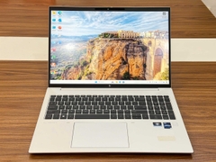 Laptop HP Elitebook 860 G9