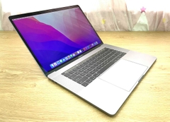 Macbook Pro Retina 15 Inch 2017 - Core i7-3.1 GHz - RAM 16GB - SSD 500GB - Radeon 560 - Touch Bar