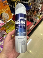 Bọt cạo râu gillette