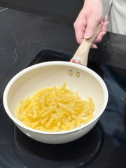 Chảo chống dính Ceramic Kakusee - size 20cm sâu lòng, màu be
