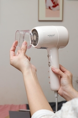 Máy sấy tóc ion âm hai chiều nóng lạnh Kaiyo, model KHD-418, màu trắng kem