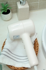 Máy sấy tóc ion âm hai chiều nóng lạnh Kaiyo, model KHD-418, màu trắng kem