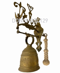chuông cửa size to (cao 44cm tính đến mép chuông) phong cách Gothic.