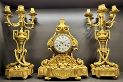 ⚜️ Tác phẩm đồng hồ kèm chân nến 