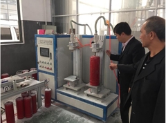 ĐỔI BÌNH CHỮA CHÁY HẾT HẠN SỬ DỤNG TẠI CẦU DIỄN