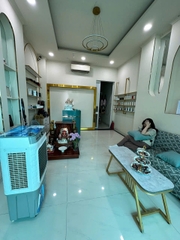 SANG GẤP SPA CHỈ TRỆT QUẬN BÌNH THẠNH – FULL MÁY MÓC, CÓ CHỖ Ở LẠI – GIÁ 120 TR (BAO CỌC)