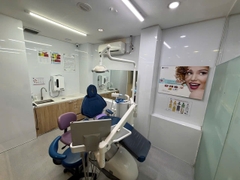 SANG NHƯỢNG NHA KHOA MẶT TIỀN Q1