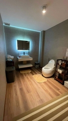 CHUYỂN HƯỚNG KINH DOANH - SANG SPA TRUNG TÂM [QUẬN 10] FULL NỘI THẤT CHỈ 1 TỶ 750 TRIỆU