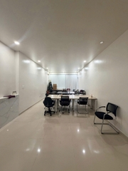CHUYỂN NHƯỢNG PHÒNG KHÁM NHA KHOA MẶT TIỀN RỘNG 5 LẦU CÓ THANG MÁY – TRANG THIẾT BỊ MỚI MÁY CT CONE BEAM