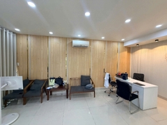 CHUYỂN NHƯỢNG PHÒNG KHÁM NHA KHOA MẶT TIỀN RỘNG 5 LẦU CÓ THANG MÁY – TRANG THIẾT BỊ MỚI MÁY CT CONE BEAM