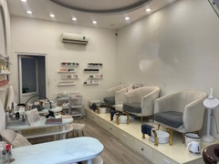 SANG NHƯỢNG SPA CÓ LƯỢNG KHÁCH HÀNG SẴN