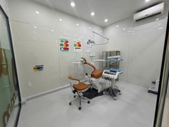 CHUYỂN NHƯỢNG PHÒNG KHÁM NHA KHOA MẶT TIỀN RỘNG 5 LẦU CÓ THANG MÁY – TRANG THIẾT BỊ MỚI MÁY CT CONE BEAM