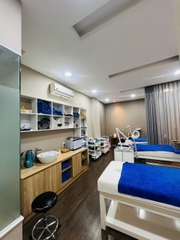 SANG NHƯỢNG SPA MẶT TIỀN Q1 - FULL NỘI THẤT