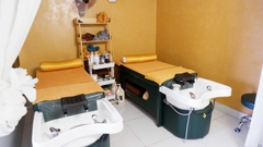 SANG NHƯỢNG SPA MẶT TIỀN Q10 - ĐẦY ĐỦ THIẾT BỊ
