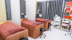 SANG NHƯỢNG SPA MẶT TIỀN Q10 - ĐẦY ĐỦ THIẾT BỊ