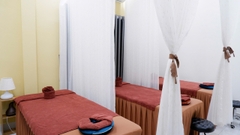 SANG NHƯỢNG SPA MẶT TIỀN Q10 - ĐẦY ĐỦ THIẾT BỊ