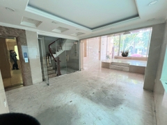 CHO THUÊ NHÀ MẶT TIỀN TRUNG TÂM QUẬN 1