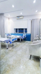 SANG NHƯỢNG PHÒNG KHÁM PTTM MẶT TIỀN QUẬN 4