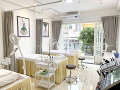 SANG NHƯỢNG PHÒNG KHÁM DA LIỄU - HẺM LỚN QUẬN 10