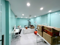 SANG NHƯỢNG PHÒNG KHÁM PHẪU THUẬT THẨM MỸ QUẬN 10