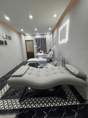 SANG NHƯỢNG SPA NHỎ XINH - MẶT TIỀN ĐƯỜNG LỚN QUẬN 3