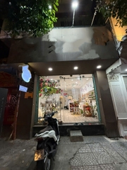 SANG NHƯỢNG TIỆM NAILS - MẶT TIỀN QUẬN 1