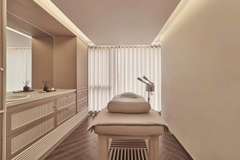 SANG NHƯỢNG PHÒNG KHÁM THẨM MỸ LUXURY