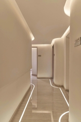 SANG NHƯỢNG PHÒNG KHÁM THẨM MỸ LUXURY