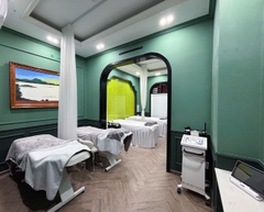 SANG NHƯỢNG PHÒNG KHÁM PHẪU THUẬT THẨM MỸ QUẬN 10