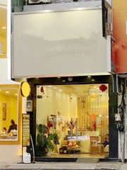 SANG SPA CAO CẤP ĐANG HOẠT ĐỘNG - MẶT TIỀN QUẬN 1