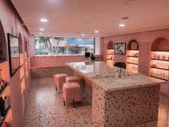 CẦN SANG SPA - SHOWROOM MẶT TIỀN TUYẾN ĐƯỜNG CHÍNH [QUẬN 05] CHỈ 400 TRIỆU BAO CỌC
