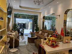 CHUYỂN TỚI MẶT BẰNG LỚN HƠN - CẦN SANG SPA MẶT TIỀN ĐẸP [QUẬN 01] CHỈ 450 TRIỆU THƯƠNG LƯỢNG