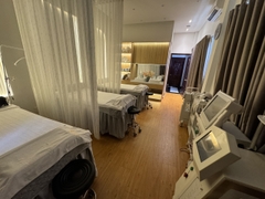 CHUYỂN TỚI MẶT BẰNG LỚN HƠN - CẦN SANG SPA MẶT TIỀN ĐẸP [QUẬN 01] CHỈ 450 TRIỆU THƯƠNG LƯỢNG