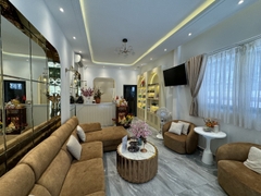 CHUYỂN TỚI MẶT BẰNG LỚN HƠN - CẦN SANG SPA MẶT TIỀN ĐẸP [QUẬN 01] CHỈ 450 TRIỆU THƯƠNG LƯỢNG