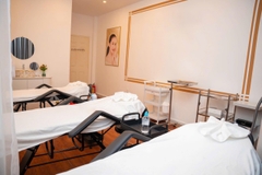 ĐỊNH CƯ NƯỚC NGOÀI - SANG NHƯỢNG THẨM MỸ VIỆN 5 SAO - MẶT TIỀN ĐƯỜNG 3/2, QUẬN 10 NGAY CHUNG CƯ HÀ ĐÔ - CHỈ CÒN 1 TỶ 5 BAO CỌC