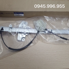Compa lên xuống kính trước trái Hyundai STAREX 824034H010