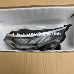 Đèn pha trái Hyundai Custin 92101O3000