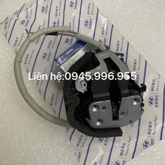 Ổ khóa ngậm cửa lùa vế trái Hyundai Custin 81410O3010